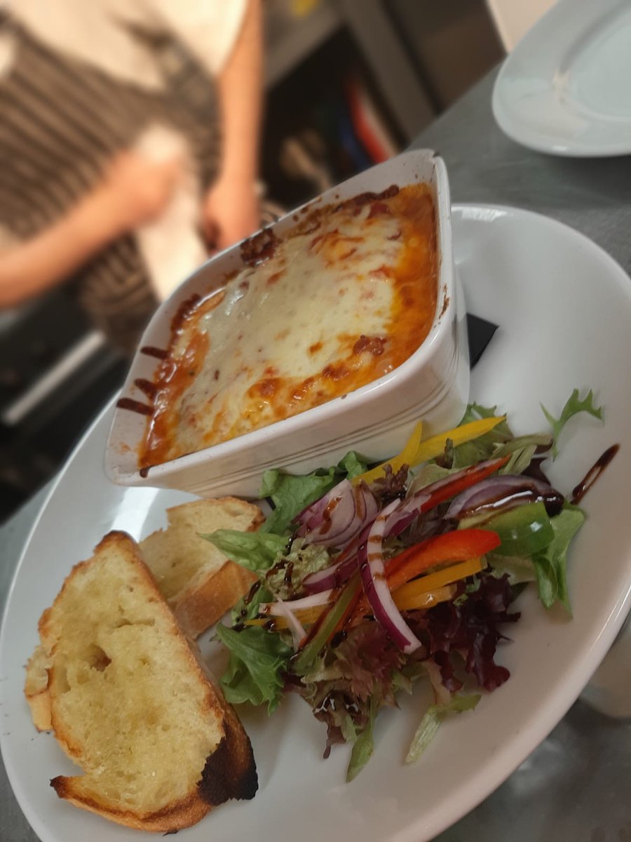 Edwins_Hatfield's tweet photo. Our new Italian menu us going down a treat!!

Visit our website to have a look at our new menu https://t.co/IgNw5Y3Bc0 

#Italian #Doncaster #doncasterisgreat #restaurant https://t.co/18hpVxujkf