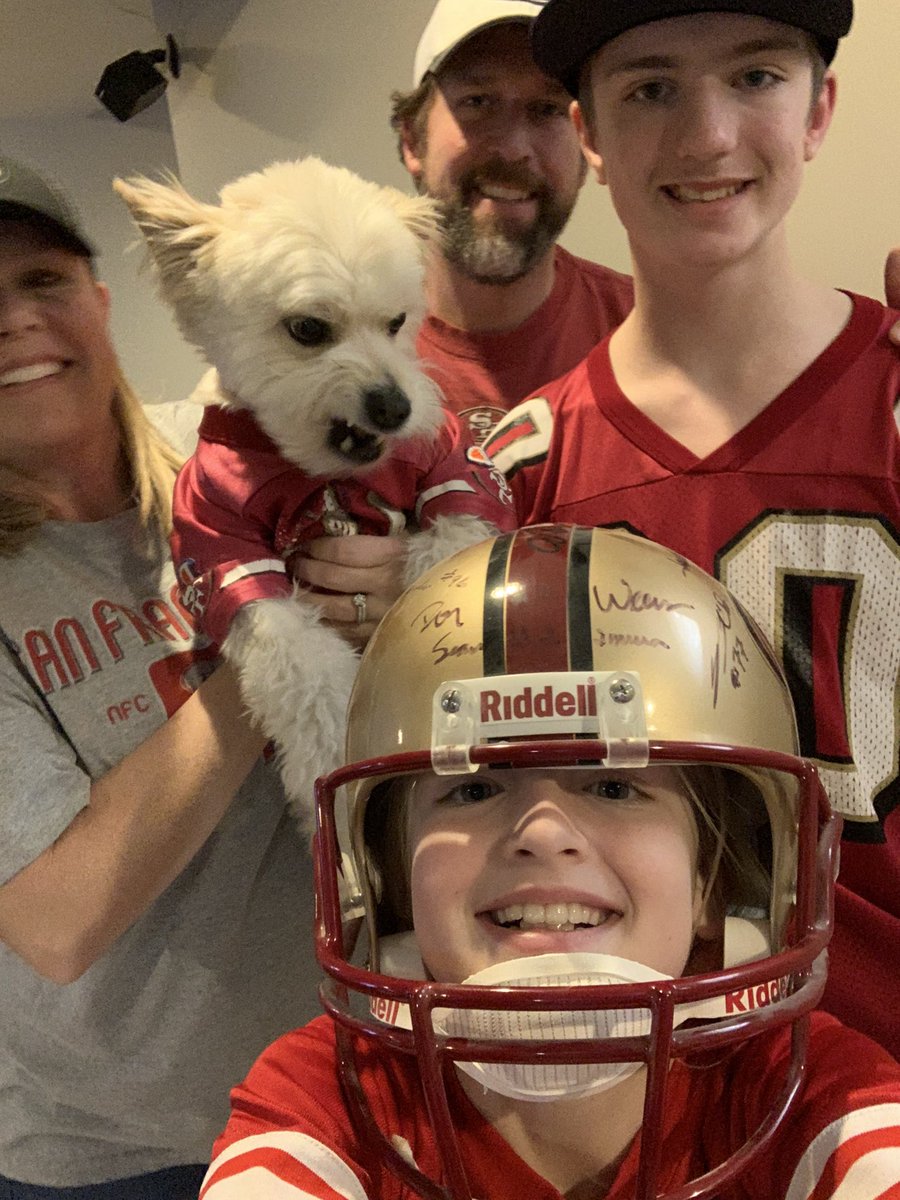 niner1642's tweet photo. Go Niners - at least my dog is ready https://t.co/8ne4bUNxt4