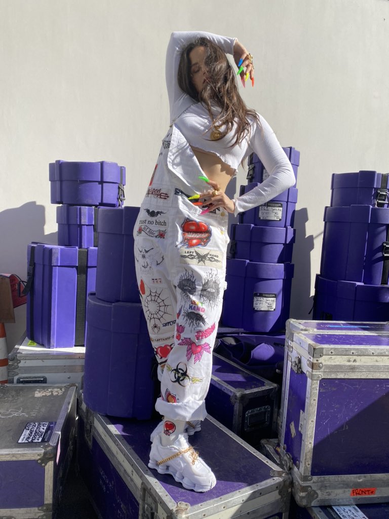 RosaliaPriv's tweet photo. 🤪🤪🤪omw a nyyyyy siiiiiii ❤️❤️❤️ https://t.co/vYqjqf4iGN