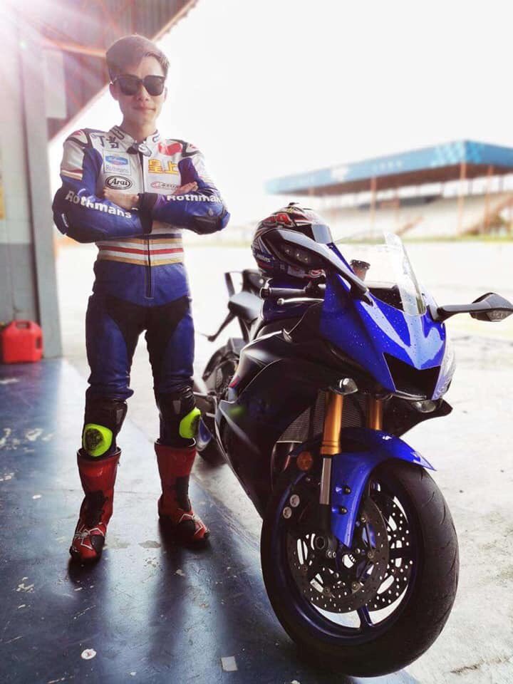 LeathersFirst's tweet photo. Meet Mr. Deng, he is not just a part of our cool customer gang, but also a part of an amazing team called 'speed hero' in China ππ€
What do you think?
Please share your vidoes/photos in our custom suits to be featured on the page.
#CustomGear #LeathersFirst #bikelife https://t.co/mSYueCsA2P