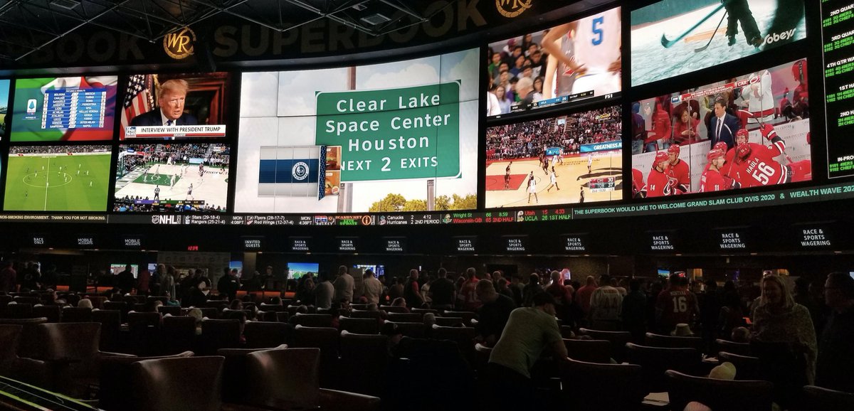 SportsLine tweet media