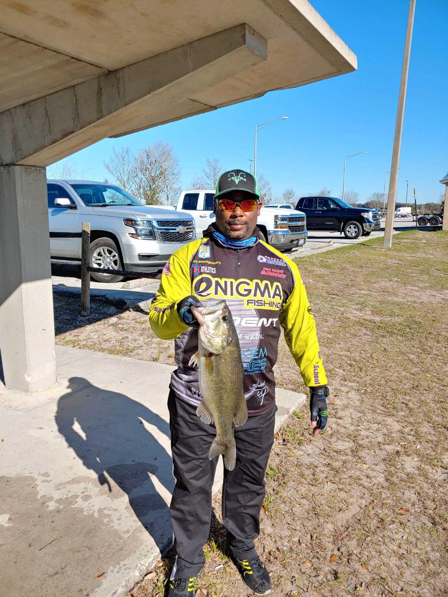 henrymfishing's tweet photo. Tough day today but I was able to pull in this toad with #enigmafishing rod #ardentreel and #vectorhooks shake and rattle. 5.04 lbs https://t.co/7MKUgPifRD