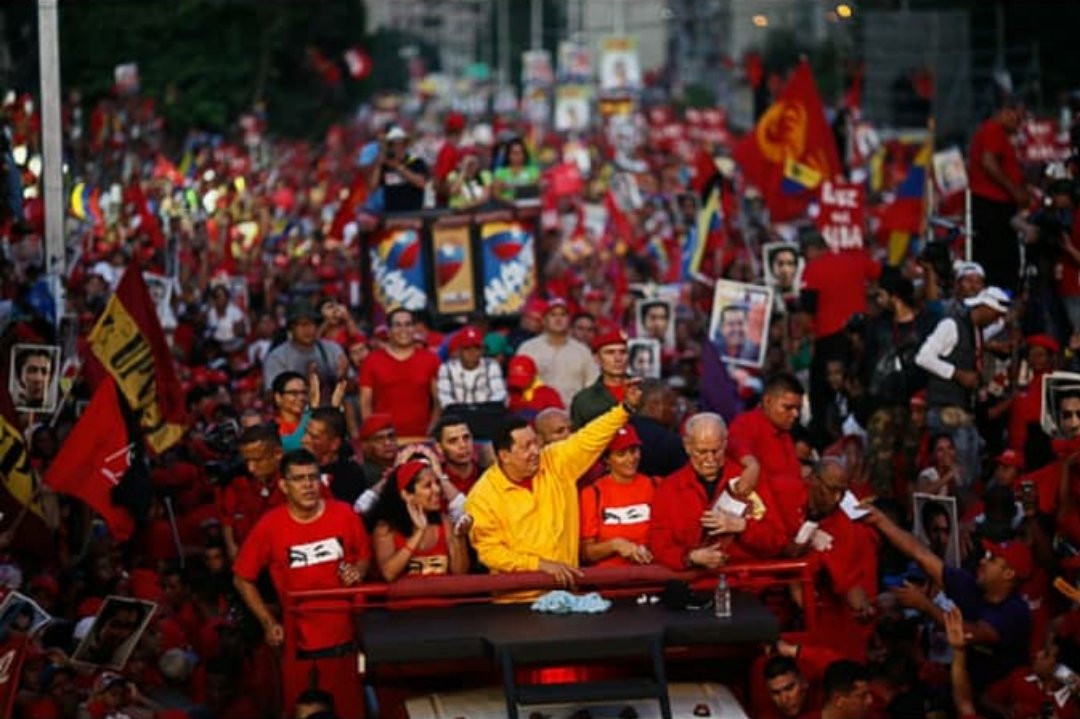 FreddyBernal's tweet photo. #21AñosDeRevoluciónVictoriosa
Hace 21 años nuestro Cmdte. Supremo, Hugo Chávez, tomó las riendas de la Revolución Bolivariana y nos trazó el camino hacia una Parte Libre y Soberana; un nuevo camino de avances, logros y triunfos para nuestro amado pueblo. Venceremos! https://t.co/rMES5MEMnD