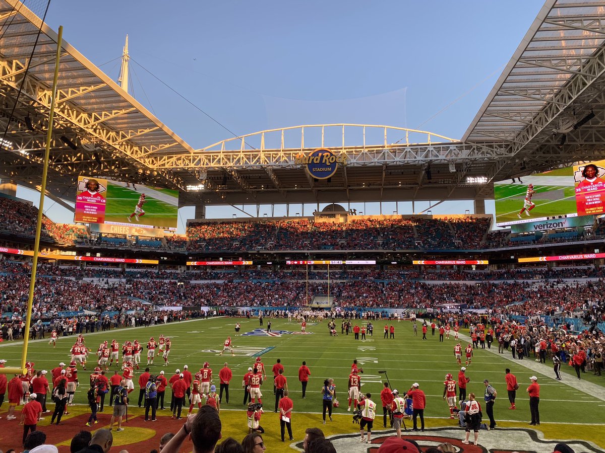 FanDuel's tweet image. Less than an hour until kickoff! #SuperBowlLIV