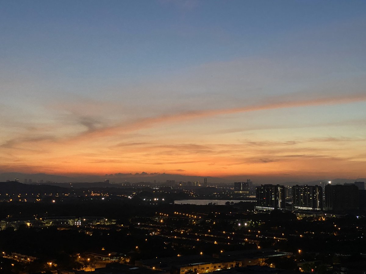 Patibrahim's tweet photo. Rise and shine. Another day beckons https://t.co/Wl0xrCK48P