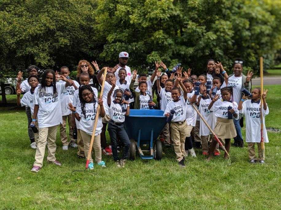 WEMovement's tweet photo. The final game of the @NFL season is upon us and we can't help but reflect back on the amazing #HuddleForGood initiatives we've seen over the season. Truly incredible!
Learn how you can plan a #HuddleForGood for your community or classroom! 🏈➡️ https://t.co/AnrGI5m1on https://t.co/LN16pHsGJA