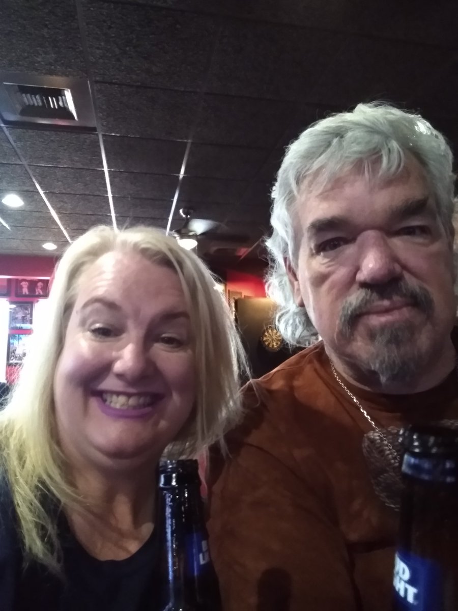 Michell84561067's tweet photo. Getting ready to watch the 49ers game with my fiancee at The Depot in Tucson, Arizona
 Go 49ers make this home town girl proud 
 I got engaged on Friday let's keep this celebration going ! https://t.co/YbTU8THYuI