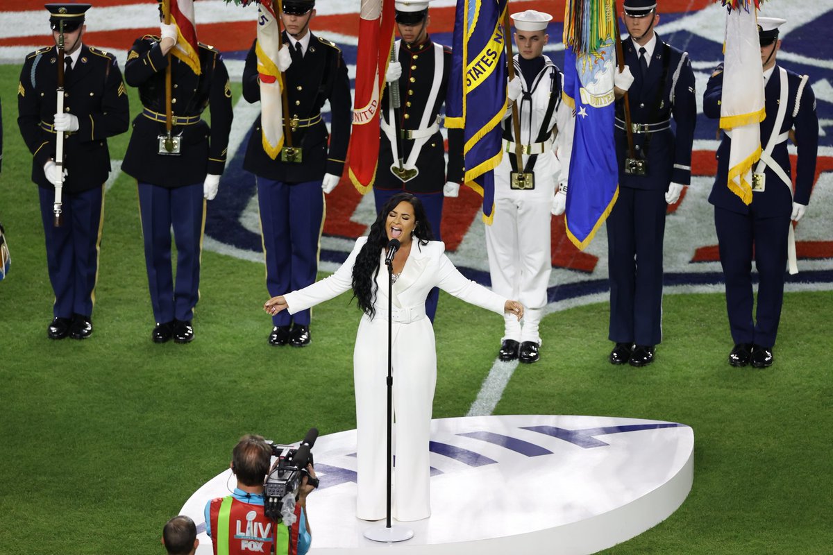 iHeartRadioCA's tweet photo. Just a Queen doing Queen things. Demi Lovato forever 👑 #SuperBowl https://t.co/w6ReMV9DNw
