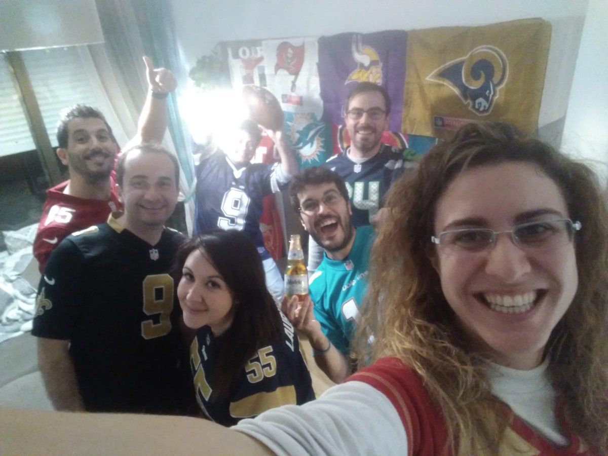 albertcarrasco's tweet photo. Mi primera #vamossuperbowl !!! https://t.co/pD3hOS1WZU