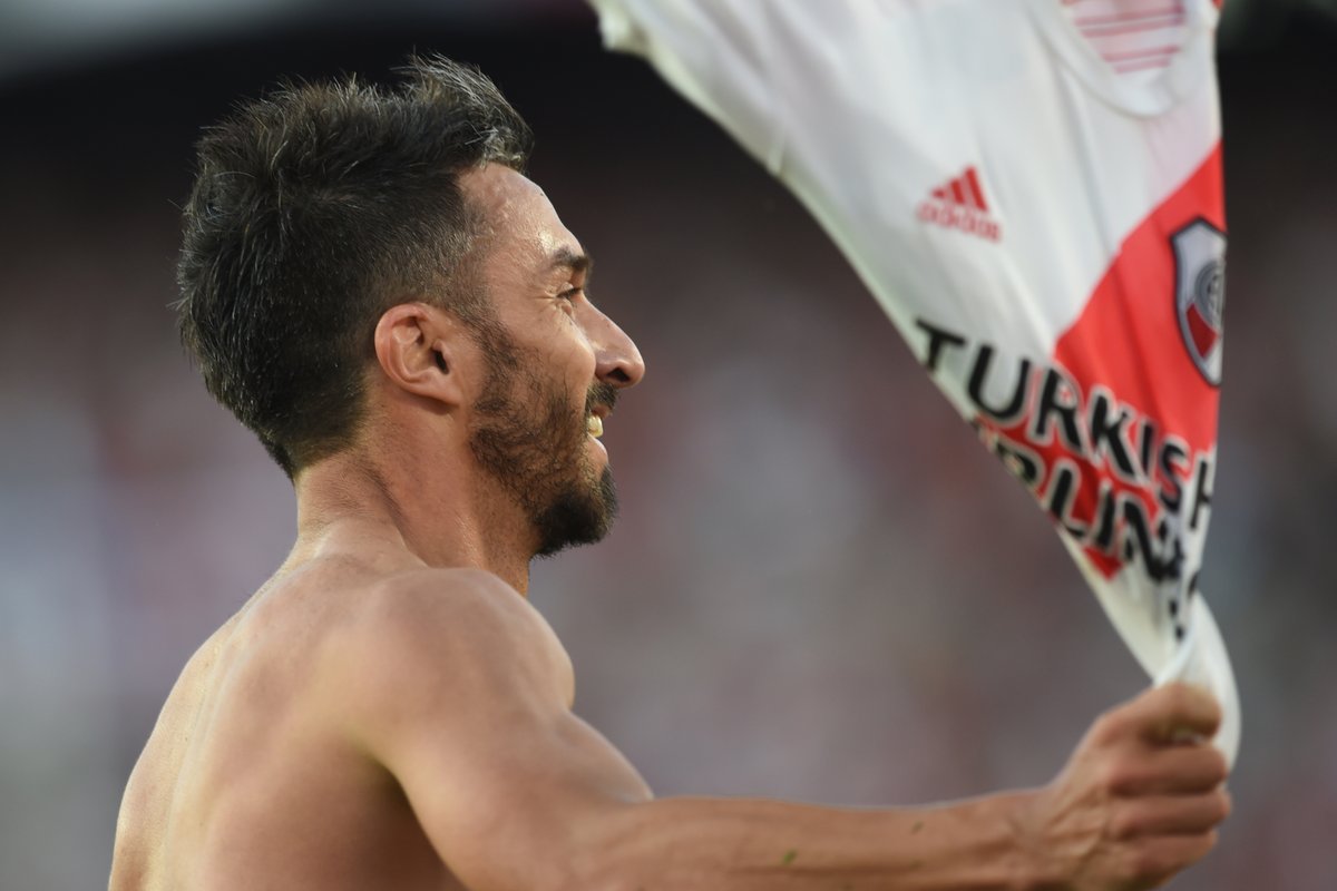 RiverPlate's tweet photo. Así se define ☑️
Así se festeja 🤯

@NachoScocco32ok y un golazo con su sello ®️ https://t.co/1S4rim0OmZ