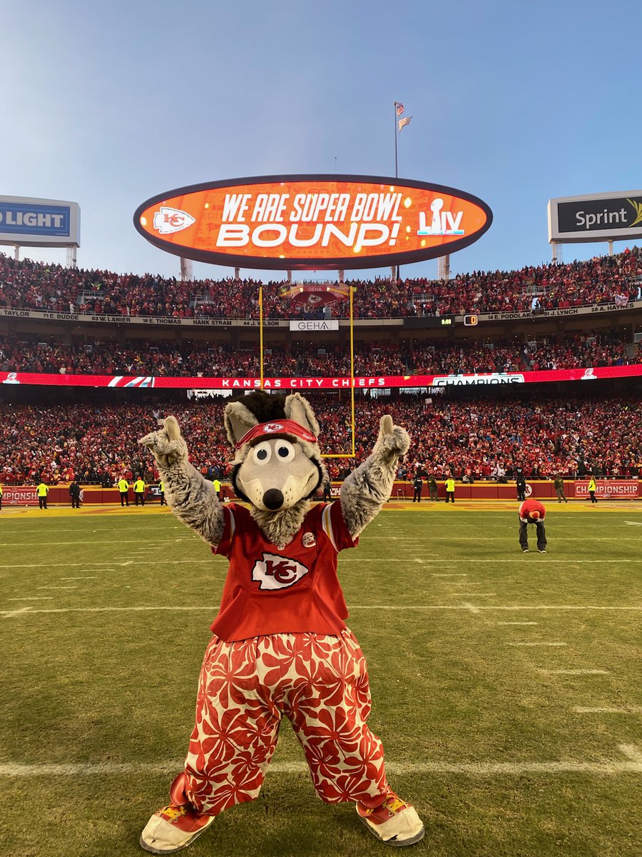 MidAmericaSB's tweet photo. Best of luck tonight to the Chiefs’ mascot and MSB speaker, Dan Meers a.k.a. @kcwolf! Dan’s been Kansas City’s mascot for over 25 years and has an excellent talk on leadership entitled, "Courageous Leadership – Living a Life of Influence." https://t.co/L2XF2EUjWM https://t.co/zs7SvX1Sim