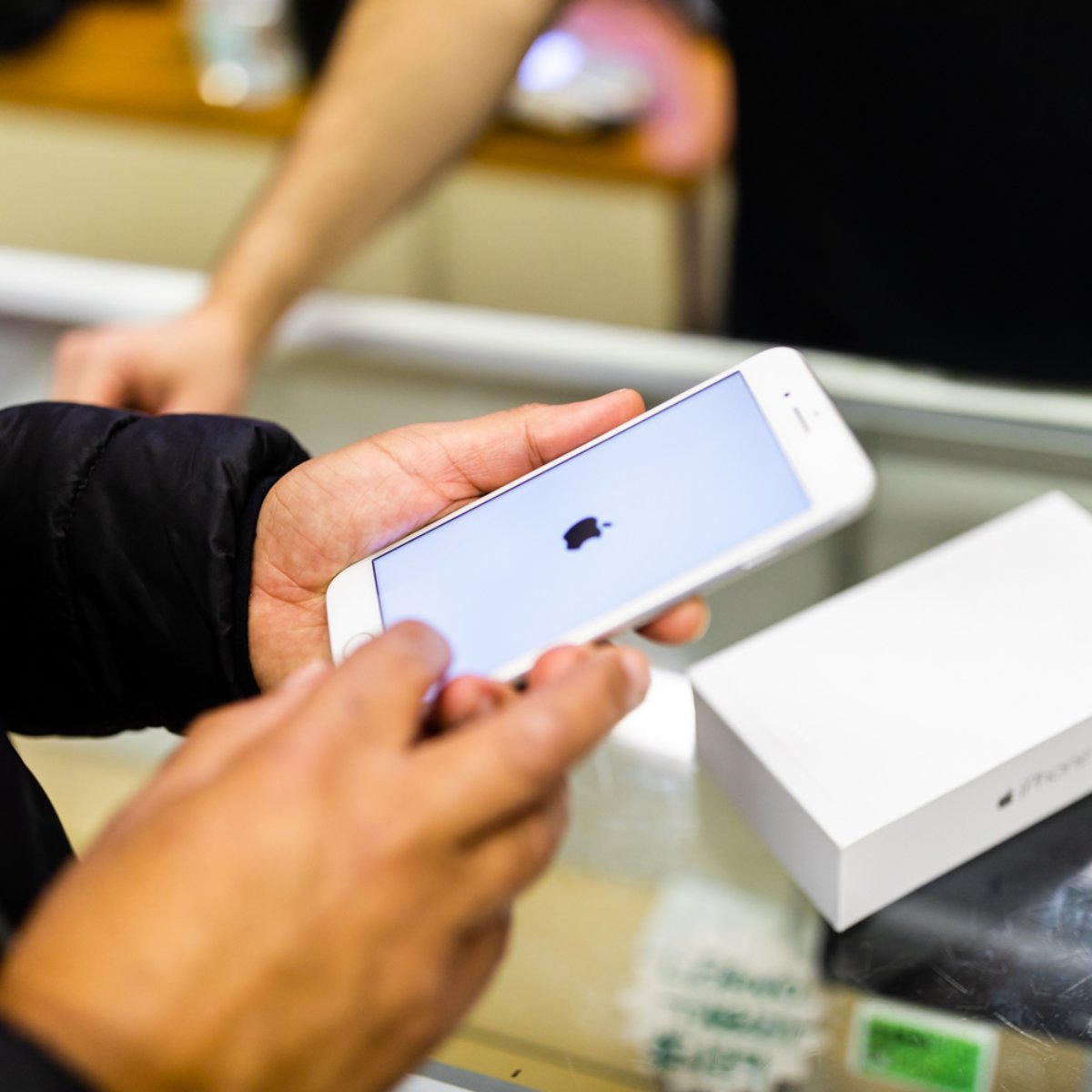 wireless111's tweet image. Money can’t buy happiness, but it can buy technology and that’s pretty much the same thing.