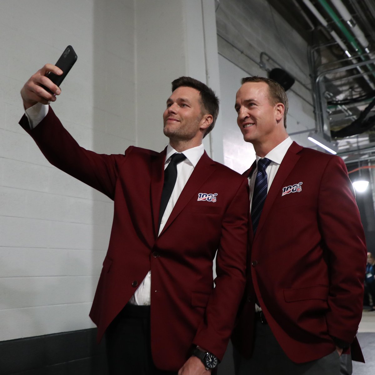 Just a couple 🐐's taking a selfie. #SBLIV 

(📸: <a href="/NFL/">NFL</a>)
