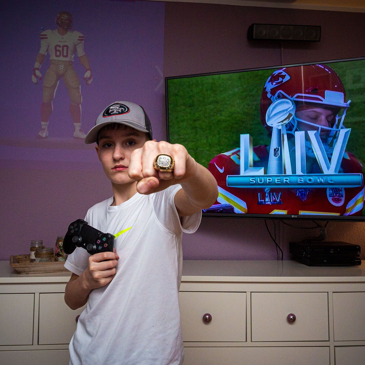 Super Bowl LIV geht los. Wer holt sich den Ring? 

#ransb54 
#superbowl 
#nfl
#fortnite 
#49ers 
#KansasCityChiefs