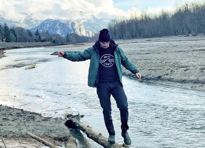 OleOriginals's tweet photo. I believe this is called a "west coast winter". No white fluffy stuff on the ground but an abundance of it on the mountains. 😍
📸: @danielmb101 https://t.co/gxv82RkIYv
-
#oleorignials
-
#lovewhereyourefrom
#olecommunity
#getoutside
-
@DestinationBC 
@ExploreCanada https://t.co/SB3YHf0Crp