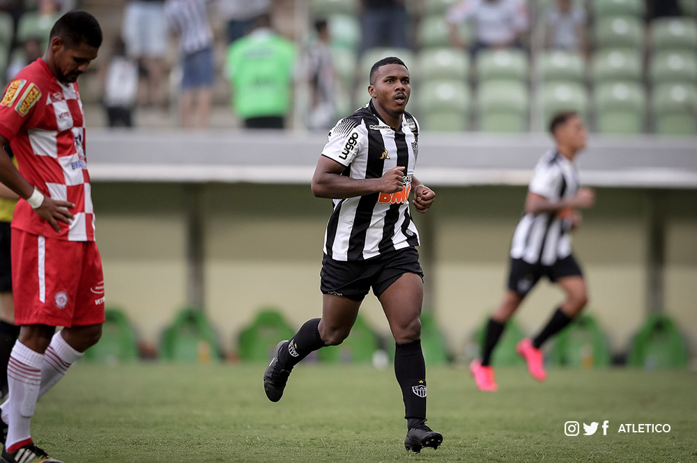 Atletico's tweet photo. 💪🏾⚽️ @MarquimCosta10 comemora golaço: https://t.co/3WDsfb6vN0 

#Galo #CAMxTFC 🏴🏳️ https://t.co/pOWhFqcomc