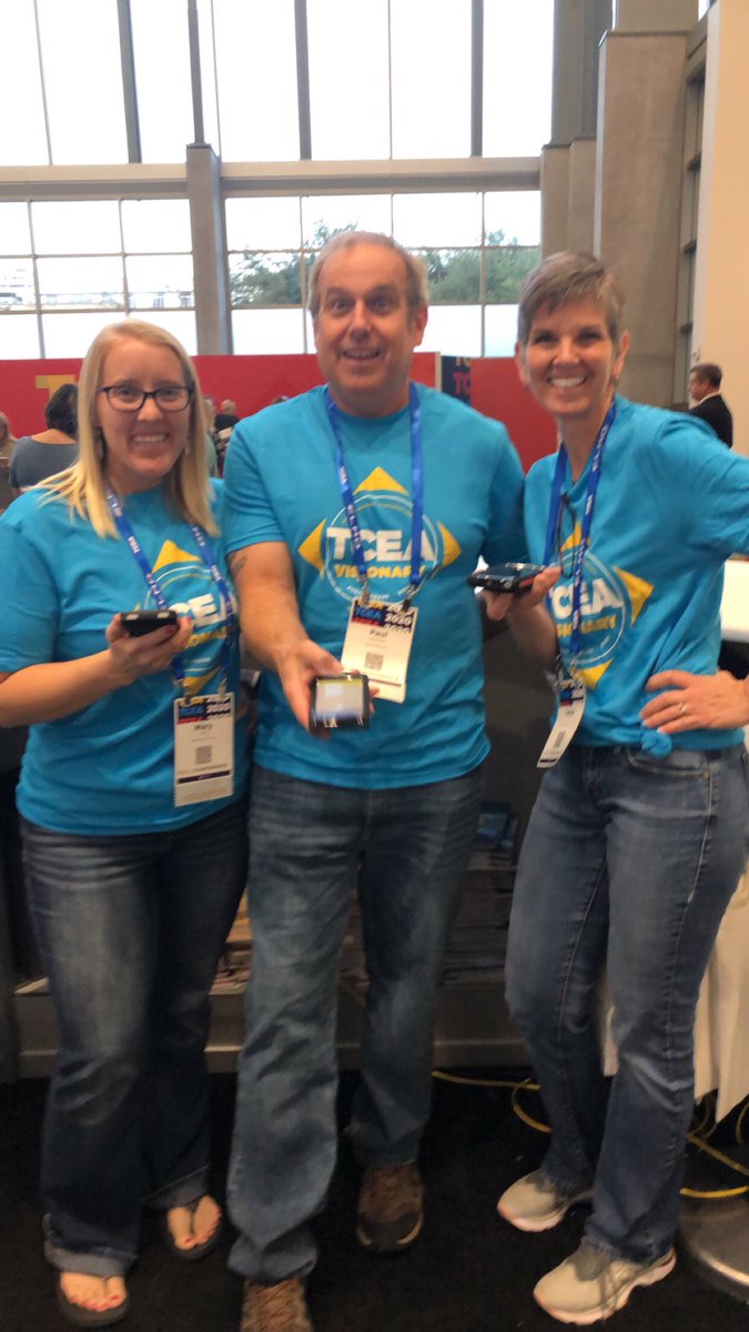 MrsMAPate's tweet photo. Rockstar volunteers! We’ve had the best time welcoming everyone to the TCEA conference! #TCEA #volunteers @twfelty https://t.co/0B8cKNGBJh