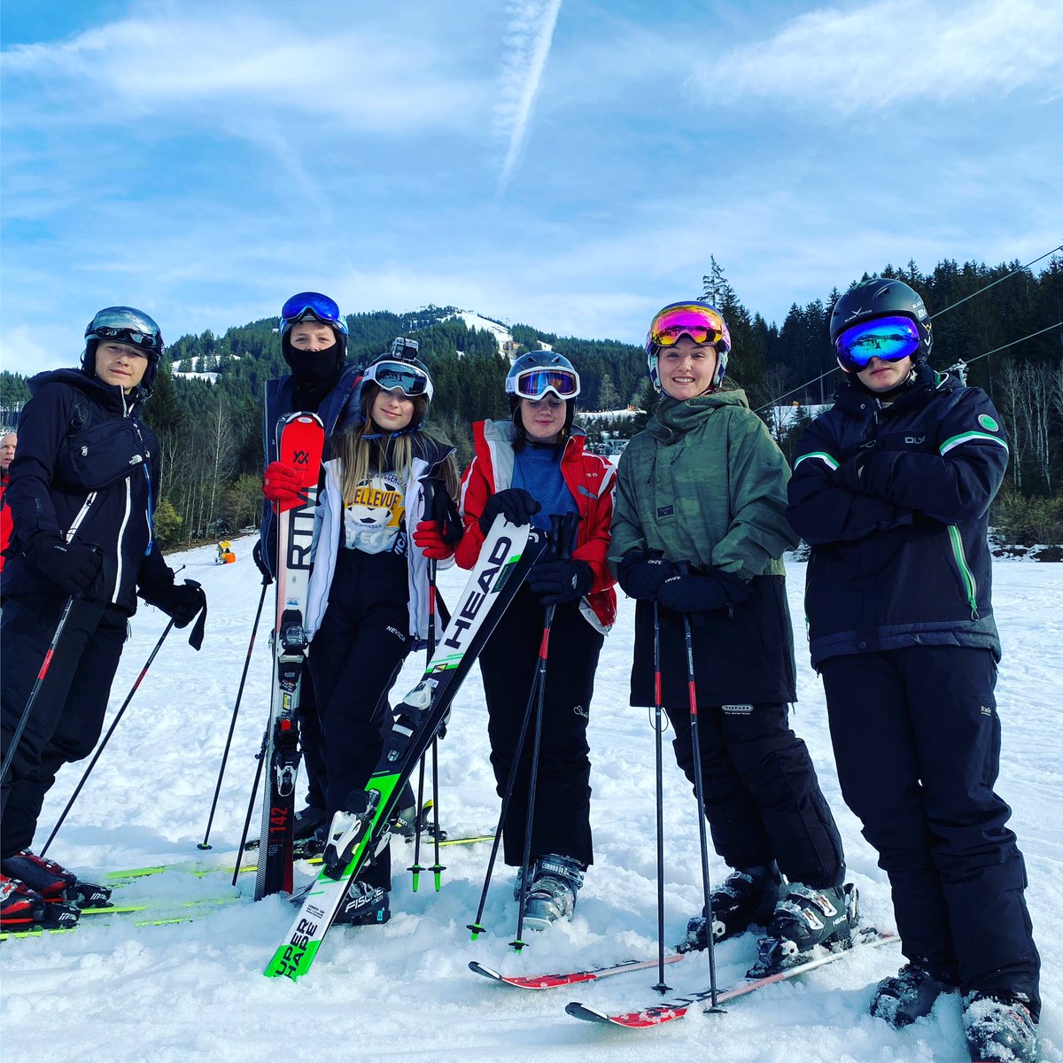 321skirep's tweet photo. THE BEST DAY! Sunshine all day and smiling happy people. We 💖 skiing! #westendorf #321ski2020 #321ski #skiing #skitour @WyedeanSchool @SkiWyedean https://t.co/FzQYlak4Z7