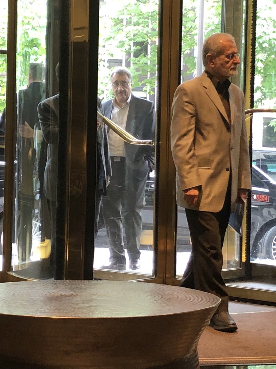 7)“However, Murphy has previously defended rogue meetings if they’re done by Democrats such as former Secretary of State John Kerry.”Reminder:Kerry secretly met with an Iranian delegation in Paris back in May 2018. https://thefederalist.com/2018/05/07/boston-globe-bombshell-john-kerry-working-foreign-leaders-undermine-trumps-iran-decision/