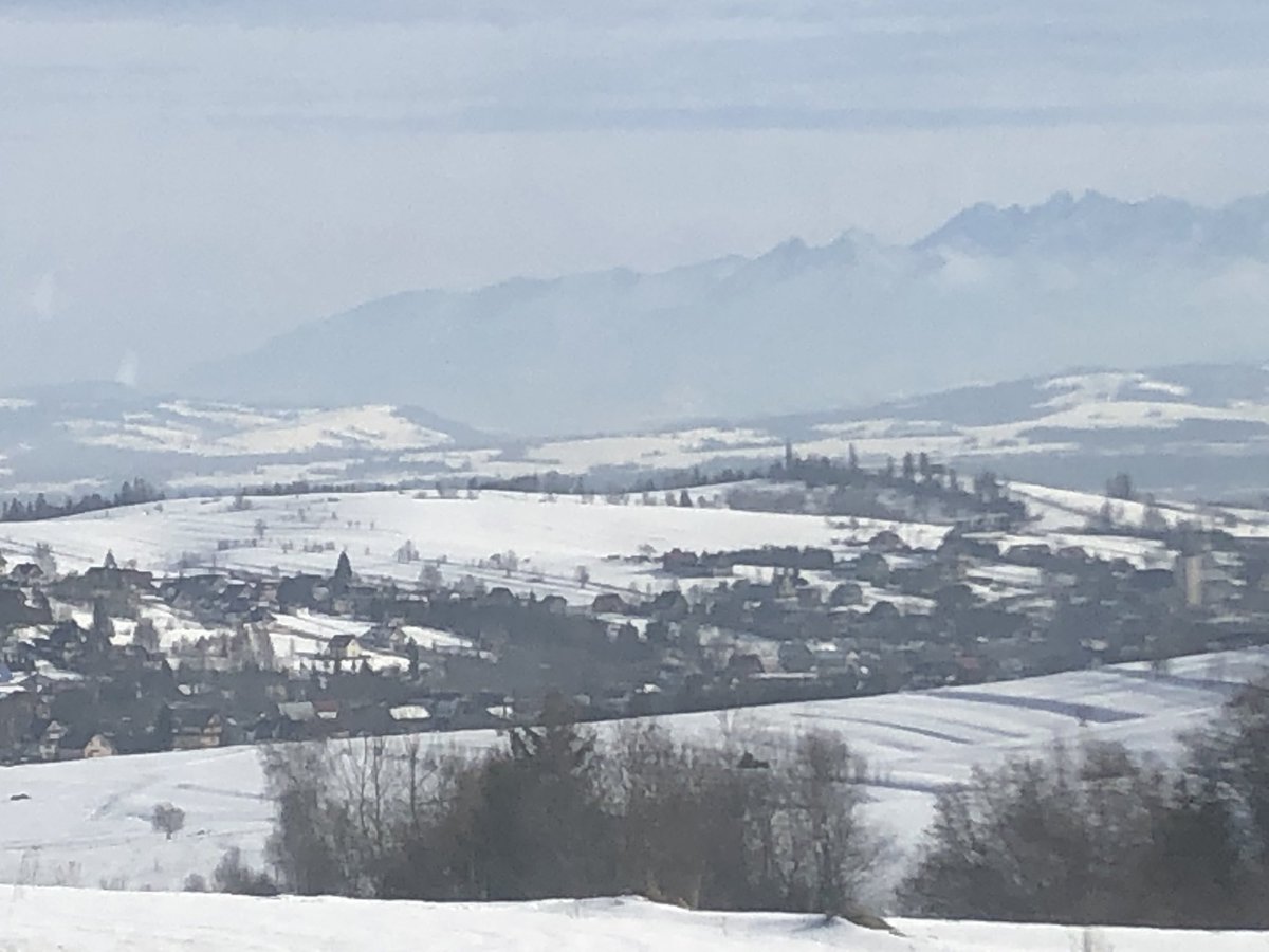 Together with 17 <a href="/silverendscouts/">Silver End Scouts</a>  and 8 leaders we are in #Poland for a Ski Trip- heading to #Zakopane , thanks to @RedrowHomes for our Gilets which will keep us warm <a href="/essexscouts/">Essex Scouts</a> @UKScouting #Scouts #skiing #nosal #scouttrip