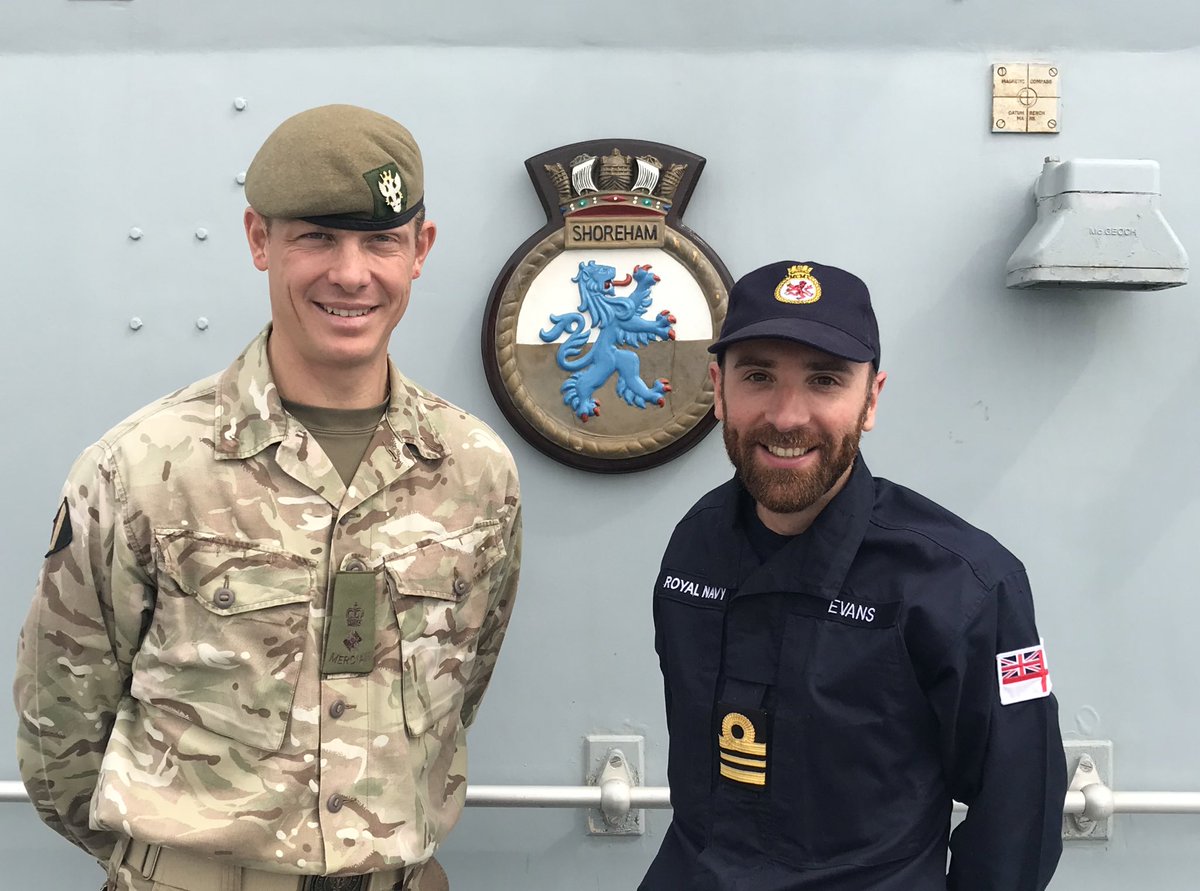 Thank you so much to the captain & the amazing crew of @HmsShoreham for showing me around. Overwhelmed by the professionalism and enthusiasm of this small crew achieving hugely important things in the Gulf. #smallshipbigimpact