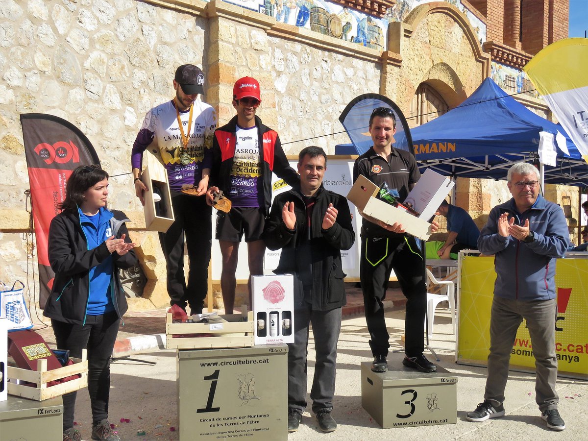 circuitebre's tweet photo. Ahir al Pinell de Brai hi va haver una bona festa, la @cursadelsbiberons !
Gran nivell d'arreu de Catalunya!
L'enhorabona a @lacameta i la #cota705 per acoseguir la🥇 i la 🥈 posició com a millors equips de Catalunya! Propera parada: @serradelesfites
📸 @Monrasin #circuitebre https://t.co/ClvxZSzl11