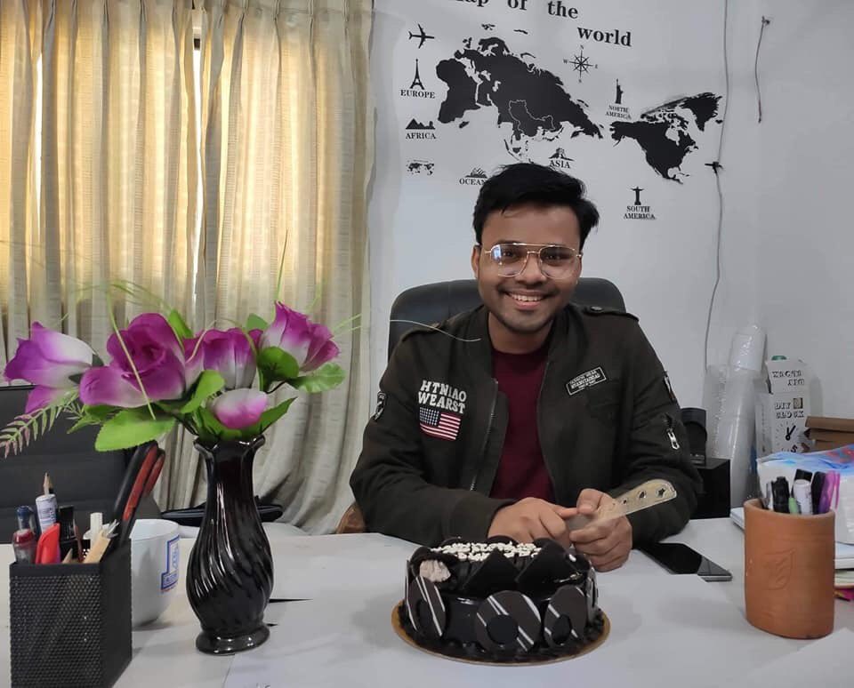 Y_Coalition's tweet photo. Happy Birthday @nahid_hemal 
Our Co Founder, Head of Operations

A man undescribable in any word. Calm, polite, brilliant and our operating hand of Y Coalition. Y Coalition family wishes you a great journey ahead and pray that you get a long peaceful life. @commonwealthsec https://t.co/rXCqBPXtzX