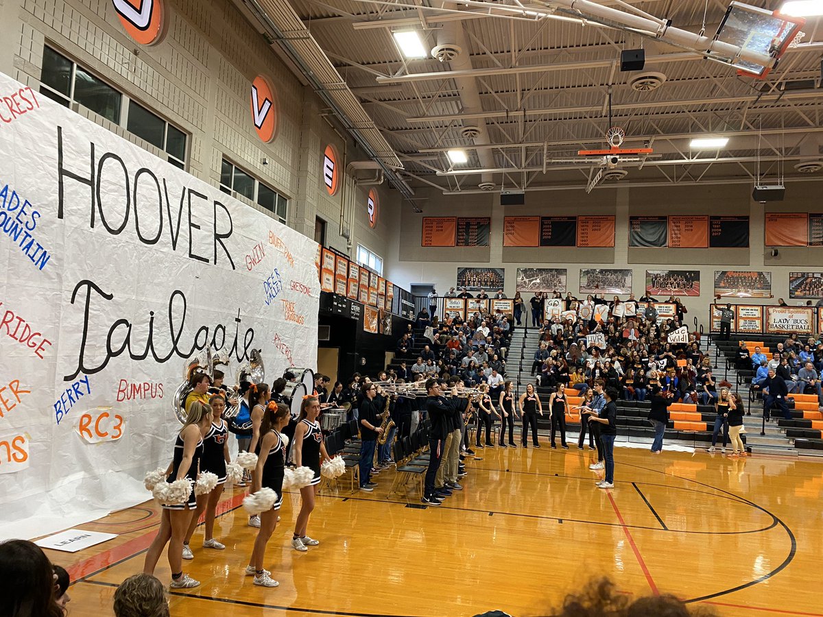 jrich4ua's tweet photo. @HCSLTI Kudos to these awesome kids for getting up early to lead our pep rally this morning! https://t.co/BnKb4Lo9eJ
