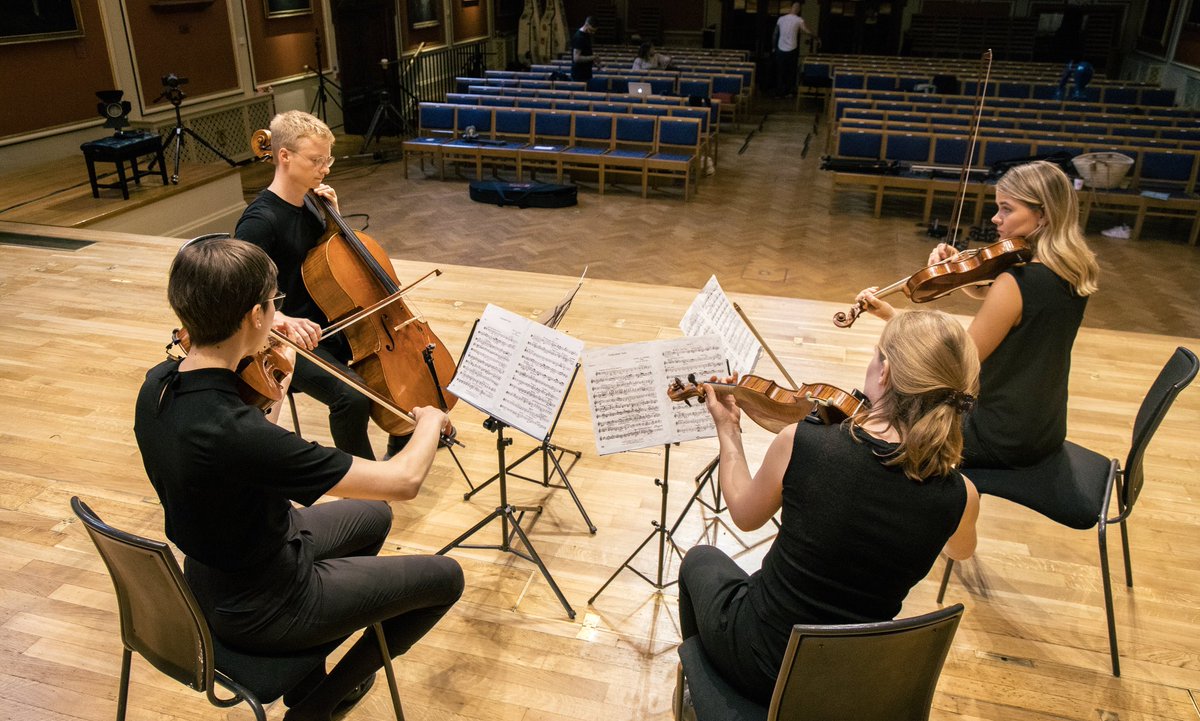 ⚠️CONCERT TODAY⚠️ We are so pumped to give our first performance of Bartok’s epic 2nd Quartet today at 1pm. We’ll be playing in the Angela Burgess Recital Hall (@royalacademyofmusic) as part of the Haydn & Bartok Festival. Would love to see some friendly faces there! 🥳
