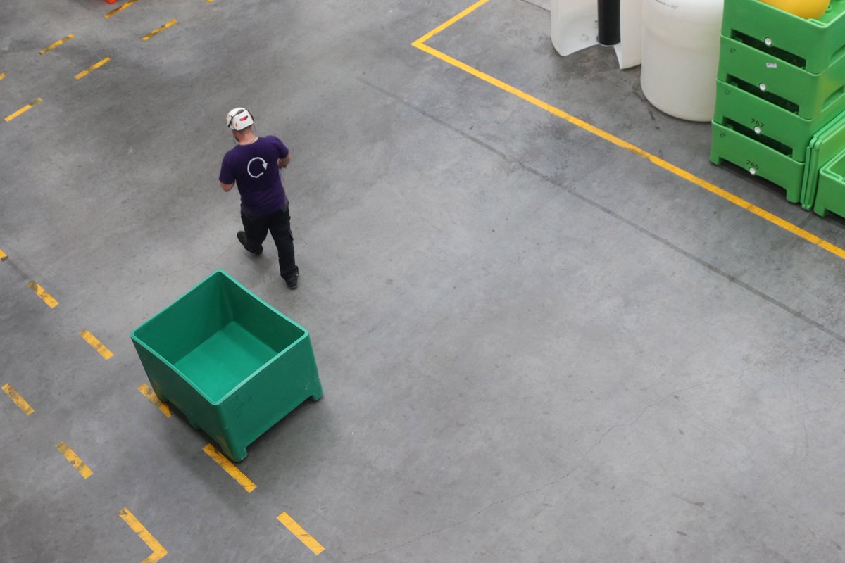 Rotogal_es's tweet photo. Another point of view
In #Rotogal we have our own vision of rotational molding, we like to see things from different points of view to constantly improve our processes. From here, we see the most important thing we have: our products and our tea #InsulatedFishBoxes #FrozenFish https://t.co/02hGseDIoa