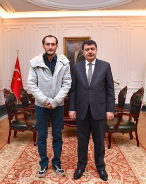 Resmi Twitter'da görüntüle