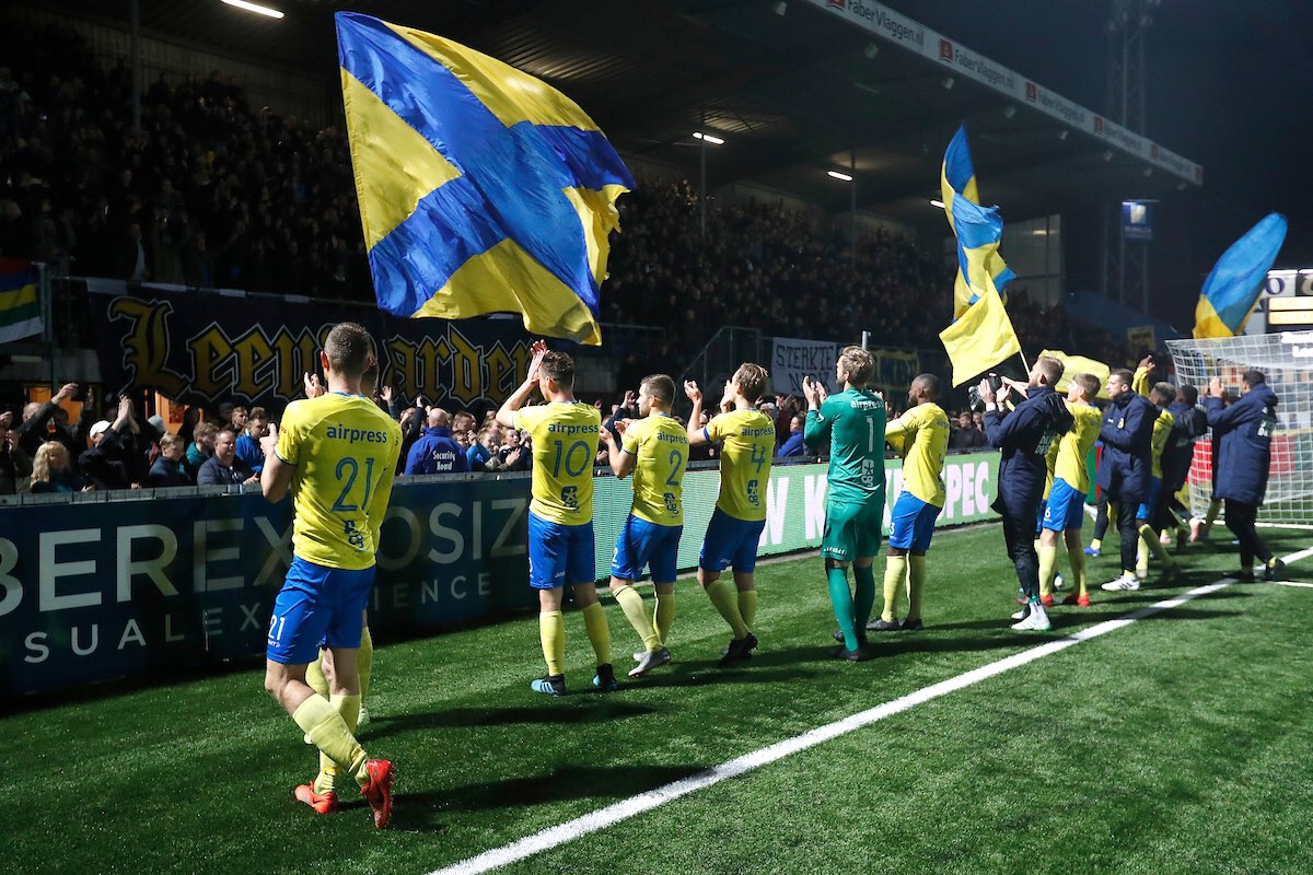 ⚽ | In de voorjaarsvakantie koploper SC #Cambuur steunen tegen Roda JC? Voor alle leden onder de 17 jaar kan dit eenmalig voor slechts €5! Kies zelf een mooie plek via cambuurkaarten.nl, selecteer ‘jeugdkaart’ en gebruik de kortingscode: 21-februari. Alvast veel plezier!