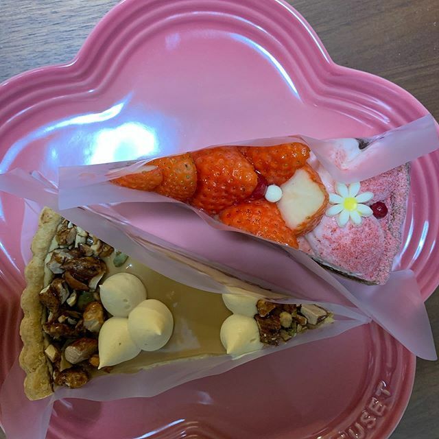 au_sone's tweet photo. 久々のキルフェボン！

いつも美味しい！
天王寺潰れて残念やけど梅田は健在なのでまた行きたいと思います！

#キルフェボン
#ケーキ
#au https://t.co/A1Qt0RPrAk https://t.co/pMdKcVB7Bb