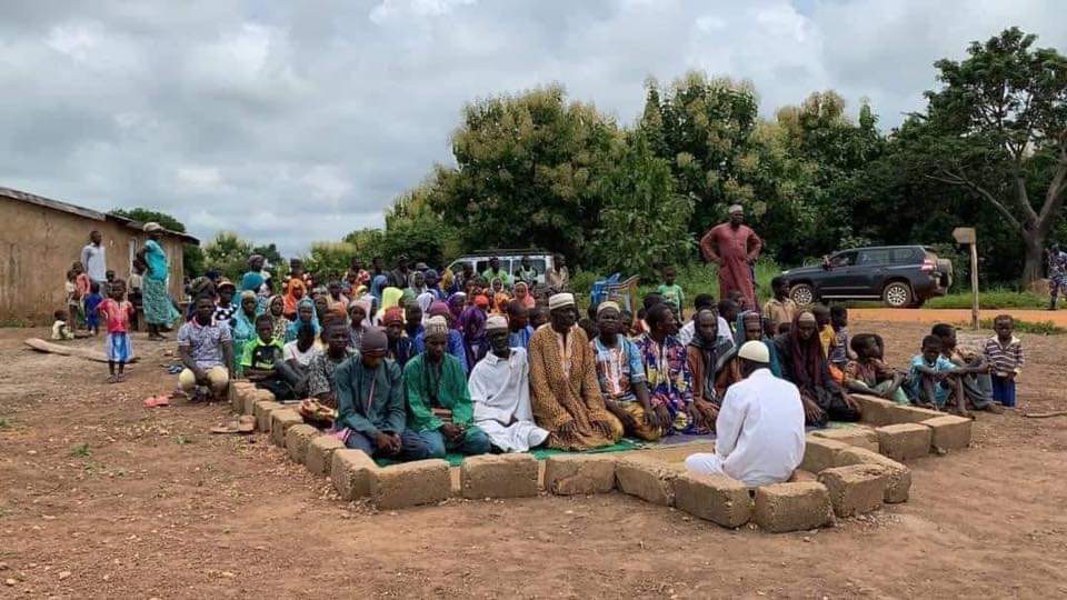 AyraLubis's tweet photo. The most unique house of Allah I ever seen. Mashaa  Allah 
Congo, Kinshasa. https://t.co/MKwcpNWROh