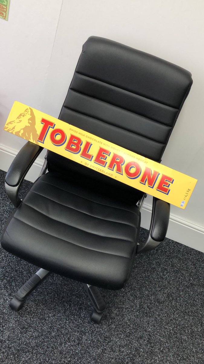 Massive thank you to <a href="/PigNMixSweetCo/">“Pig n Mix” Sweet Company</a> for this fantastic donation for @irelandvsnb and also for his kind donation of our pick &amp; mix’s!!!! Thank you so much Stewart 🍬 #thankyou #support #charity #workingtogether