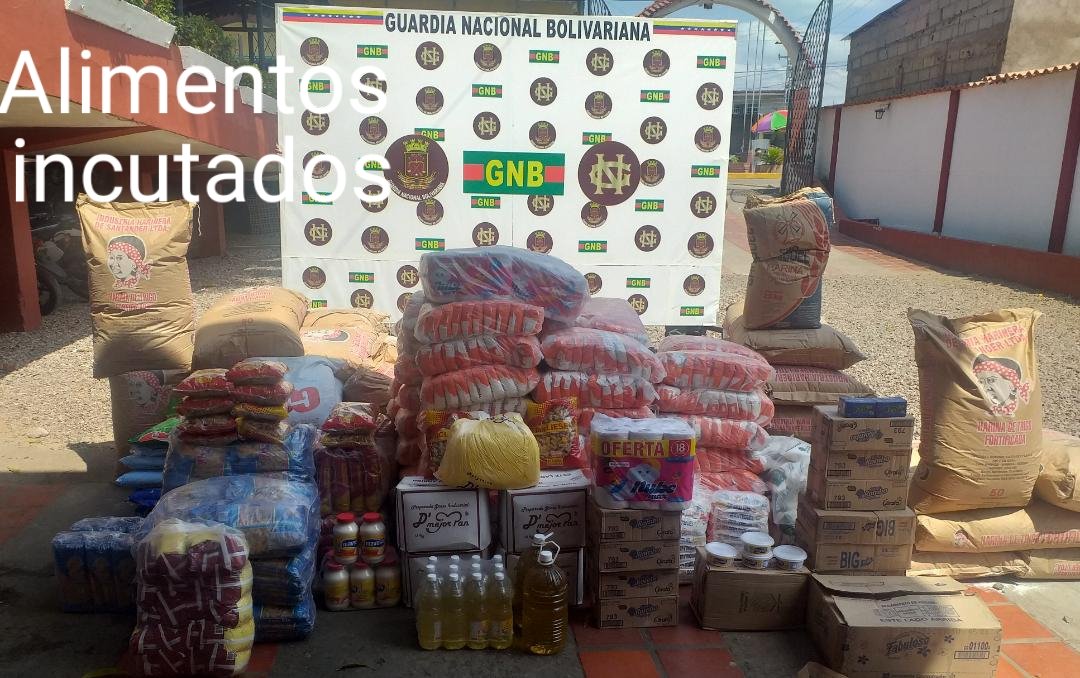 Redi_andes's tweet photo. #16FEB20||@Redi_andes @Zodi_Tachira/ Operación Escudo Bolivariano 2020 Boca del Grita, Mncpo García de Hevia, desmantelamiento de depósito, retención de alimentos y vehículos utilizados por el grupo paramilitar Los Rastrojos, flujo logístico clandestino a territorio colombiano. https://t.co/axHBfwVkQZ