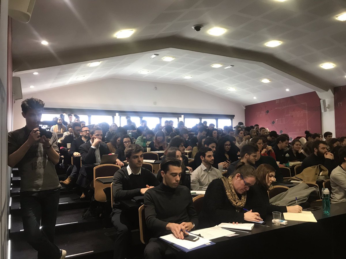 <a href="/ClaireFalzone/">Claire Falzone</a>, DG @NovaVeolia, à la matinée d’ouverture de la semaine innovation-entrepreneuriat de l’<a href="/eivp_paris/">.</a> : « La révolution digitale est inopérante sans prise en compte de l’usager et de l’environnement »