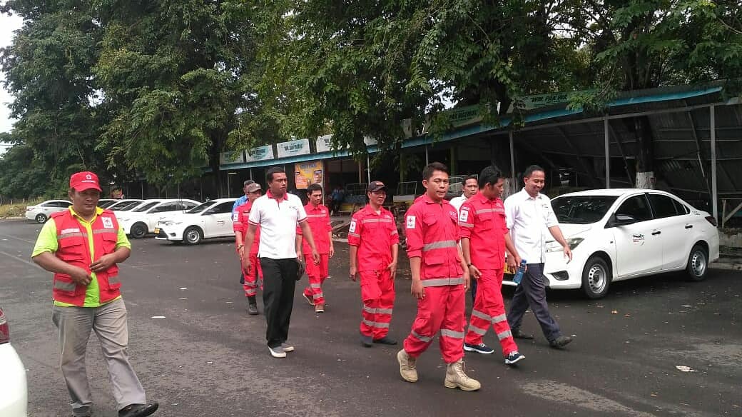 PMI Demak bersama PMI Jateng dan 5 PMI Kab/Kota di Jateng ikut menyambut dan mengantarkan jenazah Heli MI 17 sore ini di Bandara A.Yani Semarang sore ini (17/2/2020).
.
Selamat bertugas kawan 
Salam tangguh
Salam kemanusiaan 
Siamo tutti fratelli 💪💪