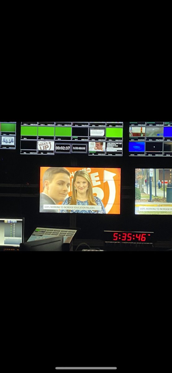 DanielSechtin's tweet image. Brooke thought she was about to get a one shot. Think again! 😂 #WakeUp11