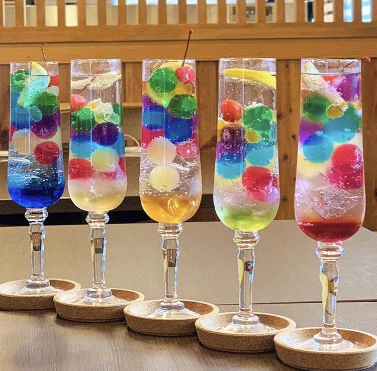 愛知県岡崎市の「六華亭」の「ソーダポンチ」がとてもきれい。インスタ映えしそう。