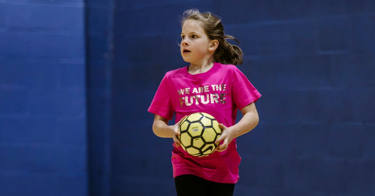 Two #SSEWildcats sessions for girls in #Portsmouth. #Futsal on Fridays, 5pm @UOPsportrec, #Football on Saturdays, 9am @goalsportsmouth @SSA_Team First session FREE! #FAUniversityGrassrootsHub @portsmouthnews @PONewsHub @Pompey_SSP @portsmouthuni @PompeyNewsNow