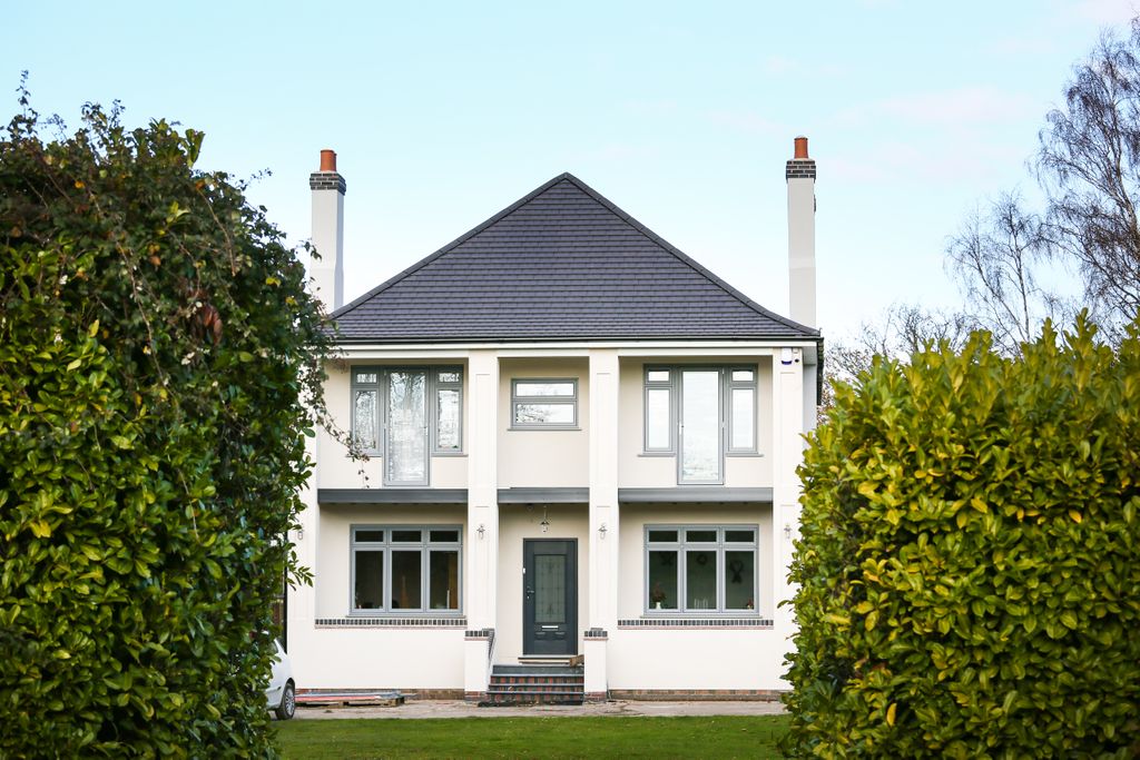 It’s time to squash the myth that uPVC is not sustainable or environmentally friendly!

Liniar uPVC windows are 100% lead-free, better for families &amp; the environment &amp; produced in a zero operational wastage facility.

Read more at: liniar.co.uk/why-upvc/