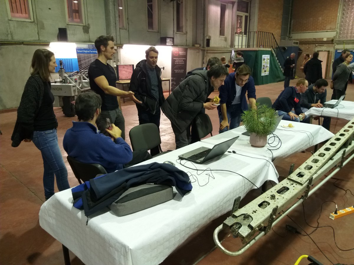 Demo event of FIE AI 4 AGRICULTURE: a nice collaboration between several stakeholders and the Living Lab Agrifood Technology of ILVO!
#weed #potatoes #artificialIintelligence #deeplearning #LLAgrifoodTech #Flanders #drones 
<a href="/ILVOvlaanderen/">ILVO</a> <a href="/robovision/">Robovision.ai</a> @exobotic <a href="/imec_int/">imec</a>