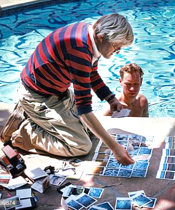 PETERDAZELEY's tweet photo. #DavidHockneys 'splash' painting of Californian Swimming Pool sells for £23.1 million @Sothebys. Having previously sold for £2.9 million in 2006. Kerching! @davidhockneyart https://t.co/42ELwrXZdy