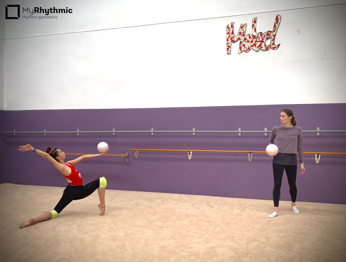 MyRhythmic's tweet photo. Del 14 al 16 de febrero,estuvimos en el C.Mabel junto a Yana Lukonina,entrenadora del #TeamRUS,ex gimnasta campeona del mundo y juez internacional,que corrigió y creó los ejercicios d las gimnastas del Club para este año.Gracias x confiar en #MyRhythmic!
https://t.co/LoS4ZjyjSx https://t.co/qGirQFQHwk