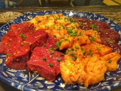 pasatune's tweet photo. 初めて収益を出した人の
お祝いで焼肉

20歳の会社員で
会社の給料だけでは
手元に残るのが5万円ほど。

ビジネス始めて2ヶ月目に
15万円の利益！
今年中に会社の給料以上稼ぐことを
目標に頑張るそうです😁 https://t.co/m3aNVnJPLi