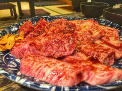 pasatune's tweet photo. 初めて収益を出した人の
お祝いで焼肉

20歳の会社員で
会社の給料だけでは
手元に残るのが5万円ほど。

ビジネス始めて2ヶ月目に
15万円の利益！
今年中に会社の給料以上稼ぐことを
目標に頑張るそうです😁 https://t.co/m3aNVnJPLi