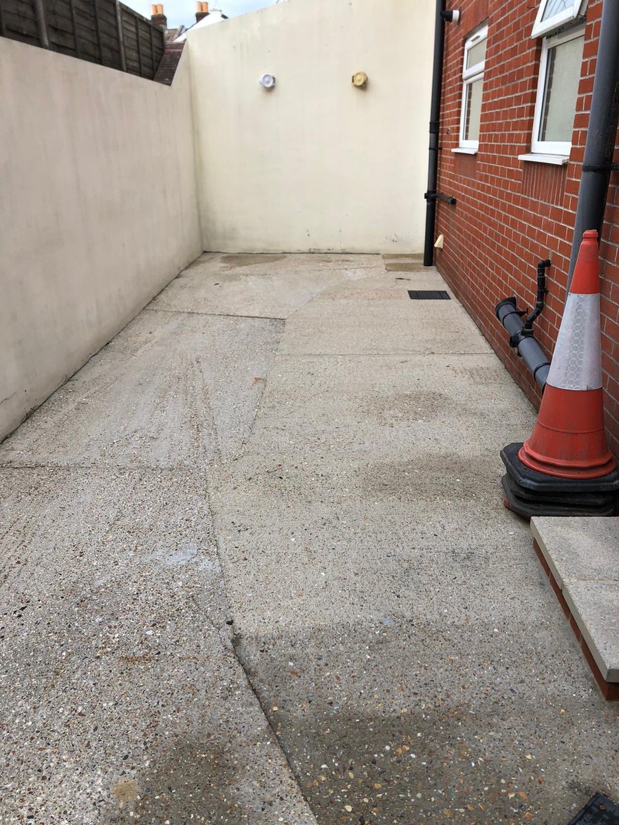 ReignWindwc1ean's tweet image. ✨We also clean driveways and patios. So get yours ready for the ☀️ when ever that turns up again 🤷🏻‍♂️? #Southsea #Portsmouth #Reign #Local #patio #driveway #powerclean #cleaningtips #pressurewashing #MondayMotivation #milton2020