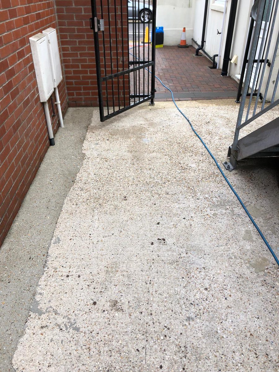 ReignWindwc1ean's tweet image. ✨We also clean driveways and patios. So get yours ready for the ☀️ when ever that turns up again 🤷🏻‍♂️? #Southsea #Portsmouth #Reign #Local #patio #driveway #powerclean #cleaningtips #pressurewashing #MondayMotivation #milton2020