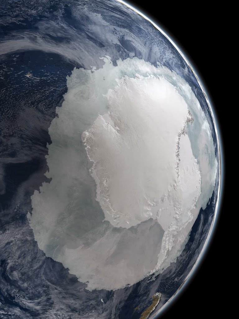 BigBangSciCom's tweet photo. L'Antarctique, vu depuis l'espace 🔭

#Astronomy #Astronomie #Space #Espace #Science #NASA #WOW #Terre #Earth https://t.co/OprRVPgvET